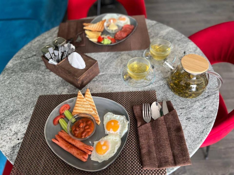 Terrasse Hotel & Bar Bişkek Dış mekan fotoğraf